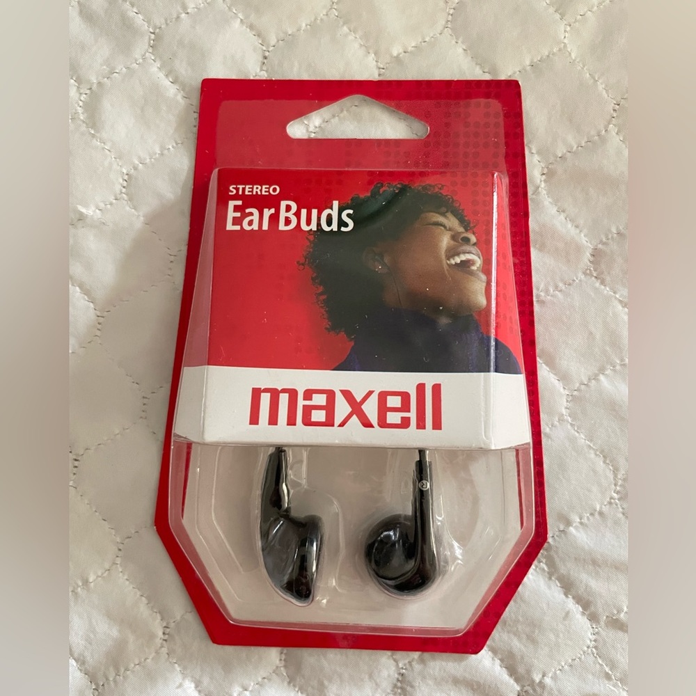maxell black stereo earbuds Model PL-1- Item #190610WM